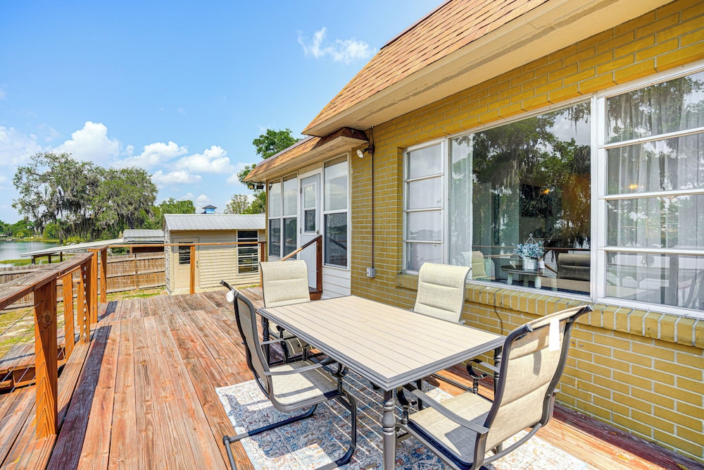 1 Mi to Downtown Lake Placid: Waterfront Retreat!