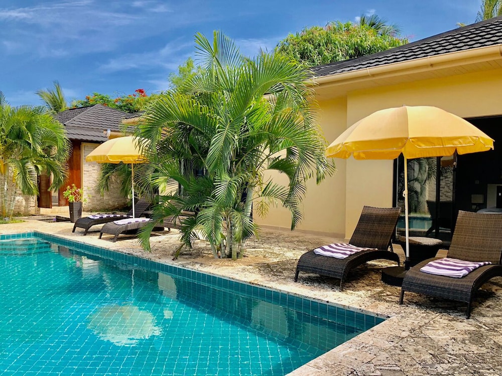 Grand Amber Villas Diani