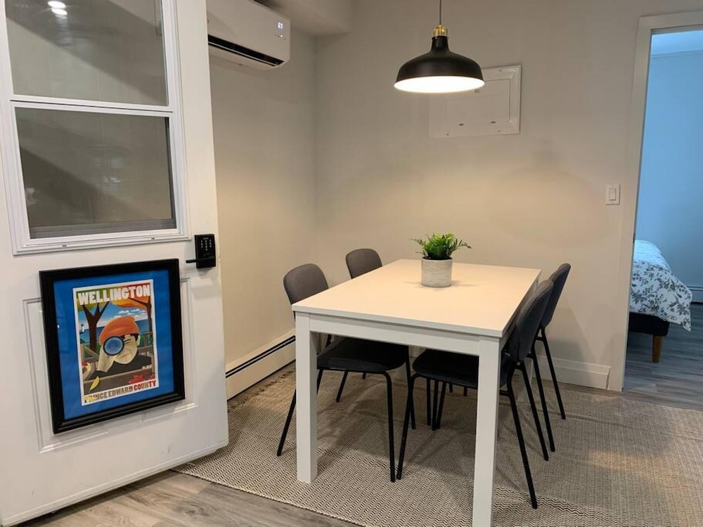 County Cove - Wellington Suite - Image 4