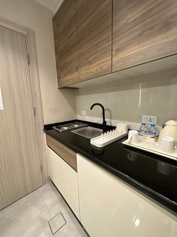 Charming Amman Apartment With Garden and Balcony