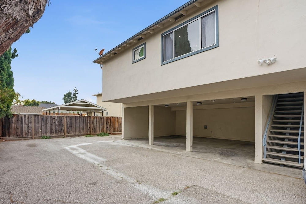 Modern 2br Unit W/ Covered Parking In Santa Clara 2 Bedroom Apts