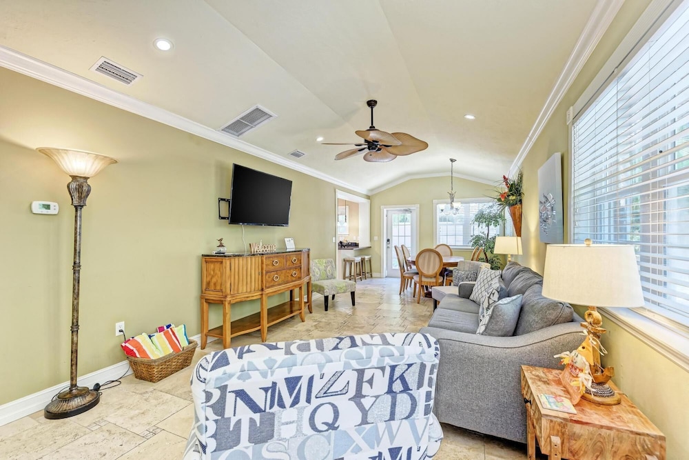 Anna Maria Island Surfside Bungalow view 4