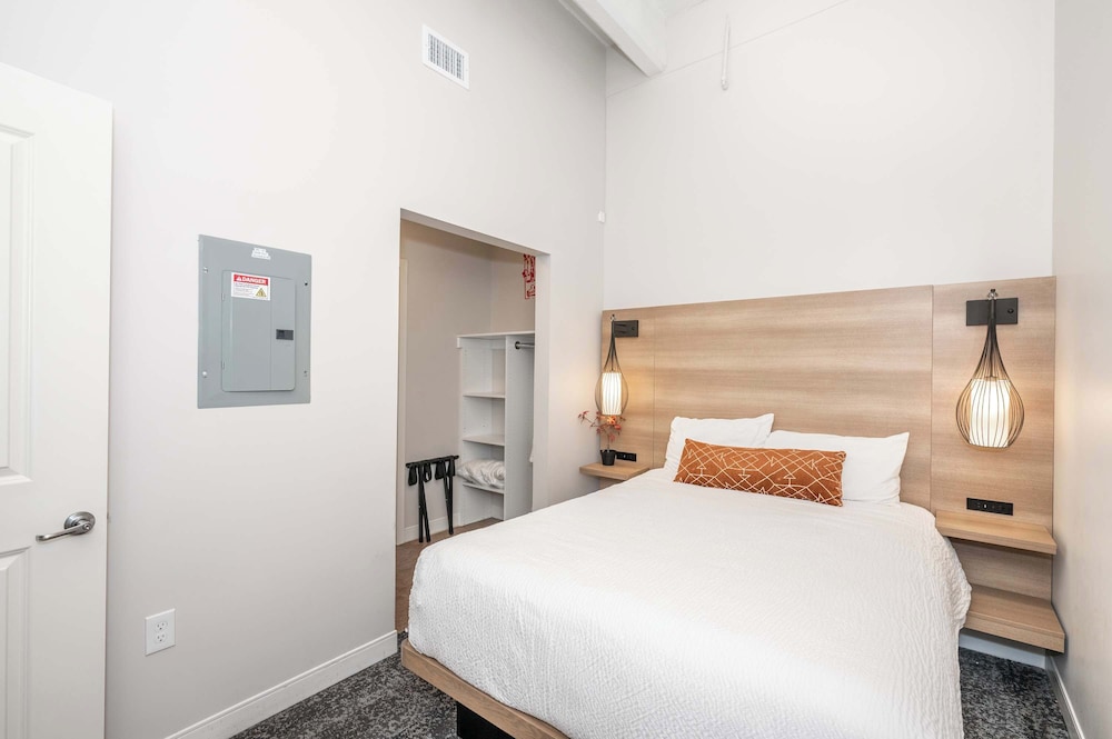 The 333 Suites 201 Stay for 6