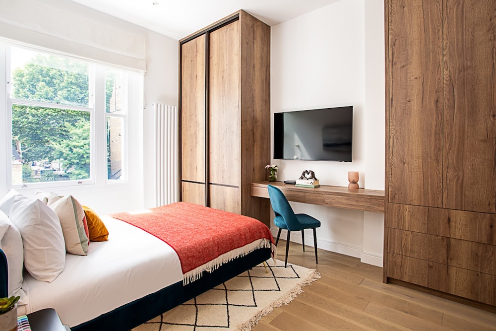 Stunning Earls Court Flat
