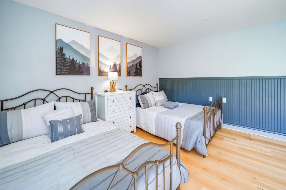 Payson Vacations - Chic Arizona Retreat w/ Hot Tub, Fire Pit  Deck! - Property Image 3