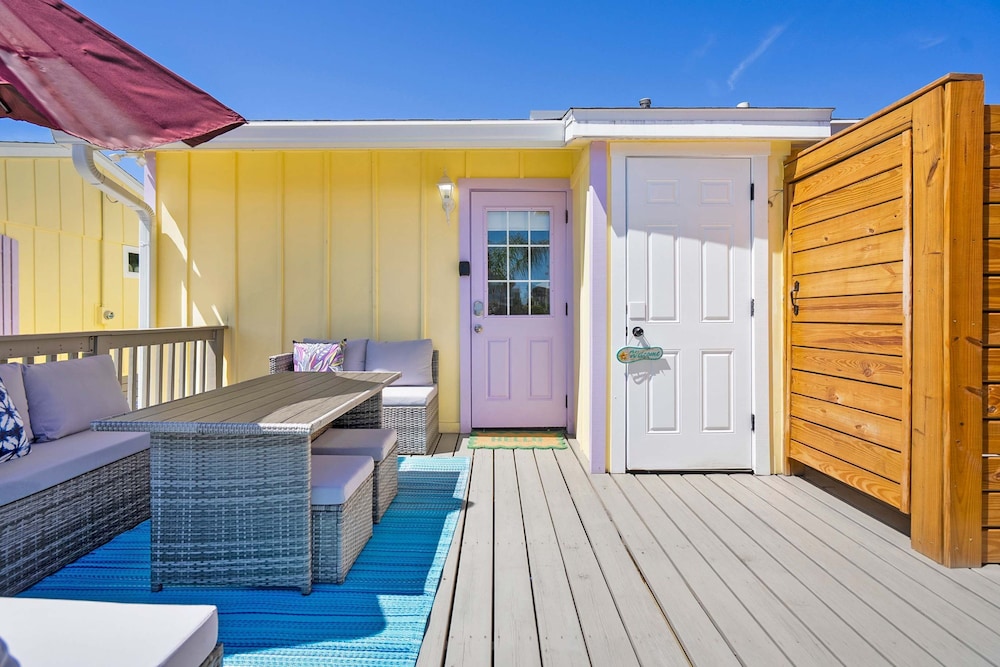 Fire Pit Tropical Oasis Steps to Beach Outdoor Seating