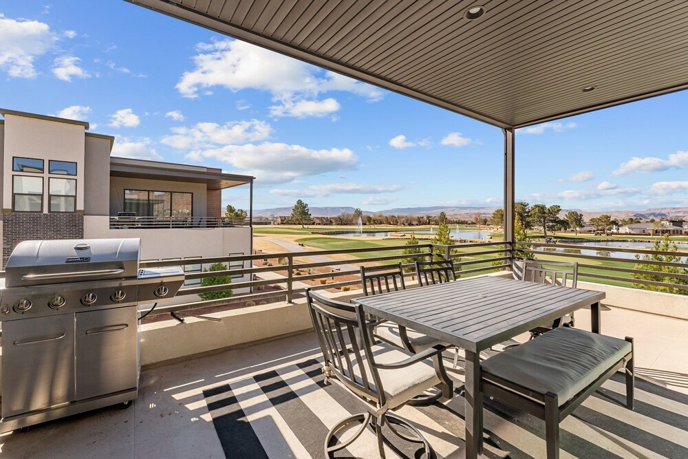 Villa #20 At Bloomington Country Club 3 Bedroom Condo