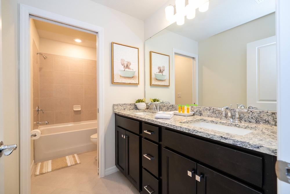 Windsor Cay 7BR Water Park Free