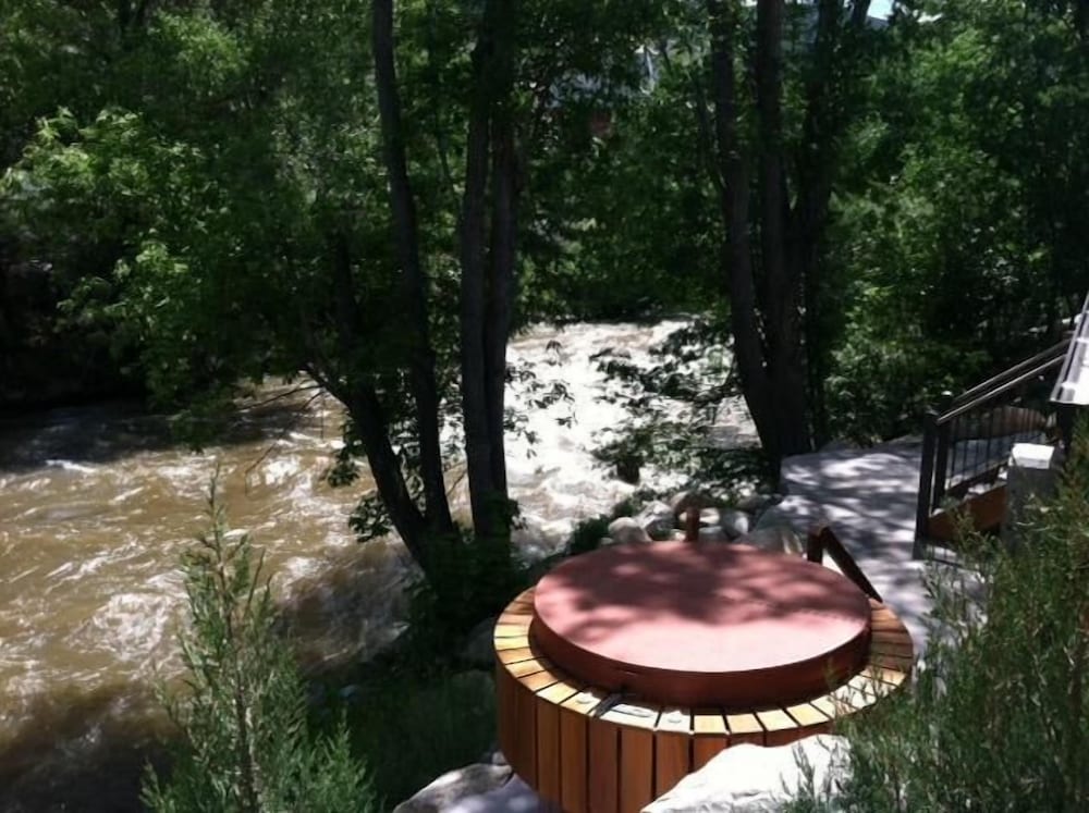 River House Downstream 3 Bedroom Holiday Home By Pinon Vacation Rentals