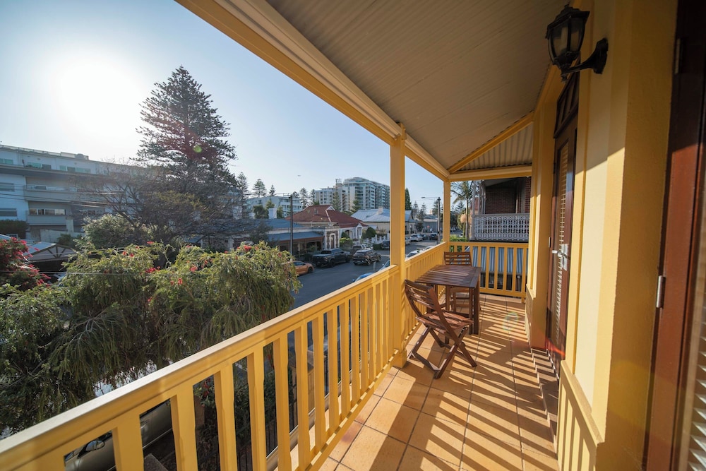 Cozy Home with fireplace 5mins to beach