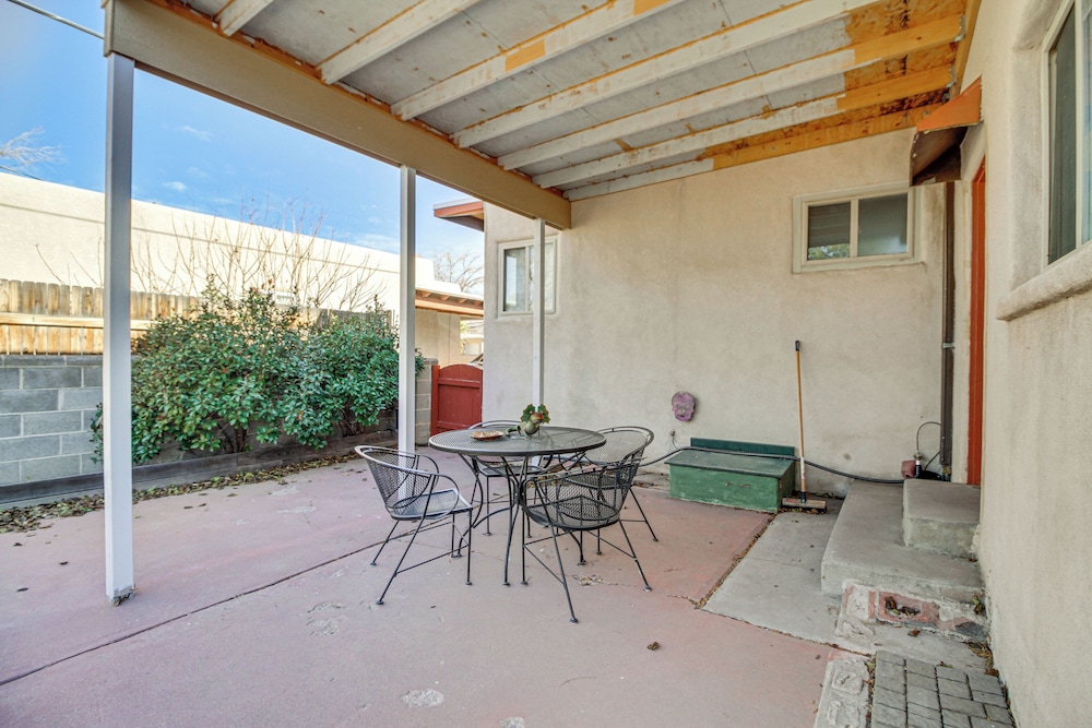 Dog-friendly Albuquerque Home: 1 Mi to U of NM! view 5
