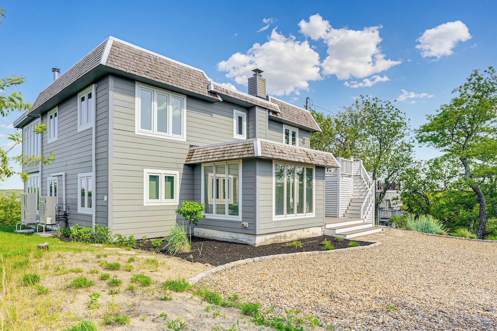 Elegant Gloucester Beach Getaway With Ocean Views!