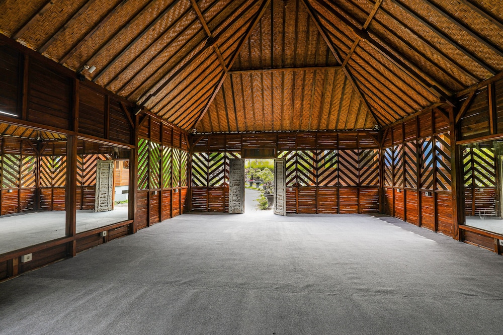 meeting & event spaces