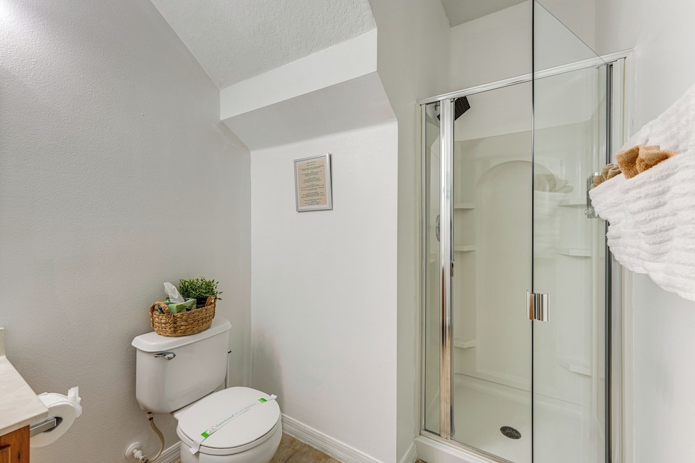 2 Mi to Wdw: Townhouse w/ Patio & Pool Access