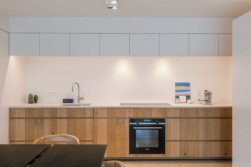 Charming Chic Stay With Garden Views Parking