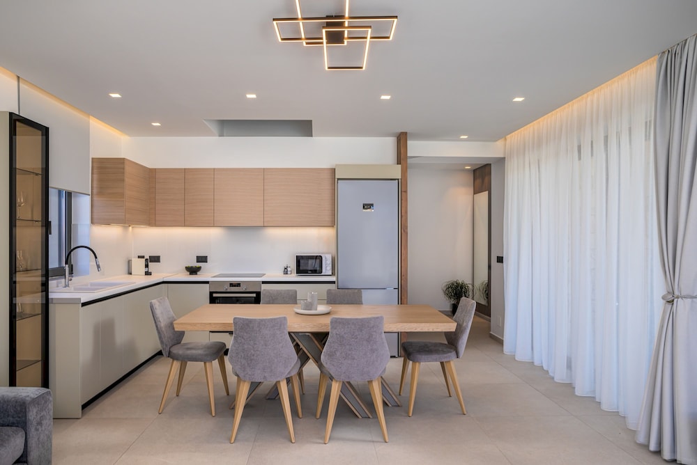Divel Luxury Villas - Villa Ervin by Estia