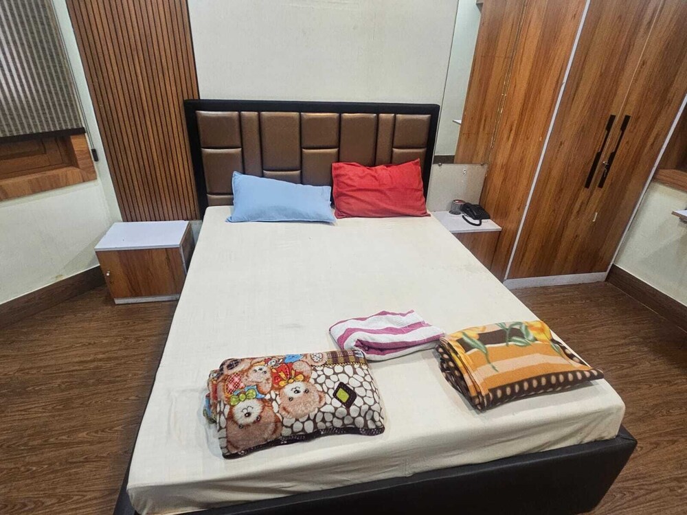 New Bhabani Hotel