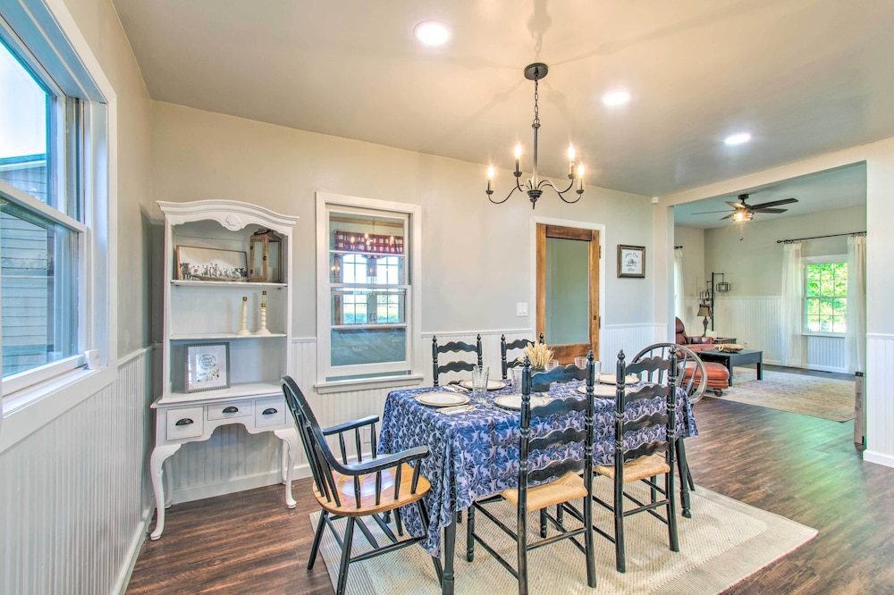Beautifully Restored Farmhouse in Marshall! view 2