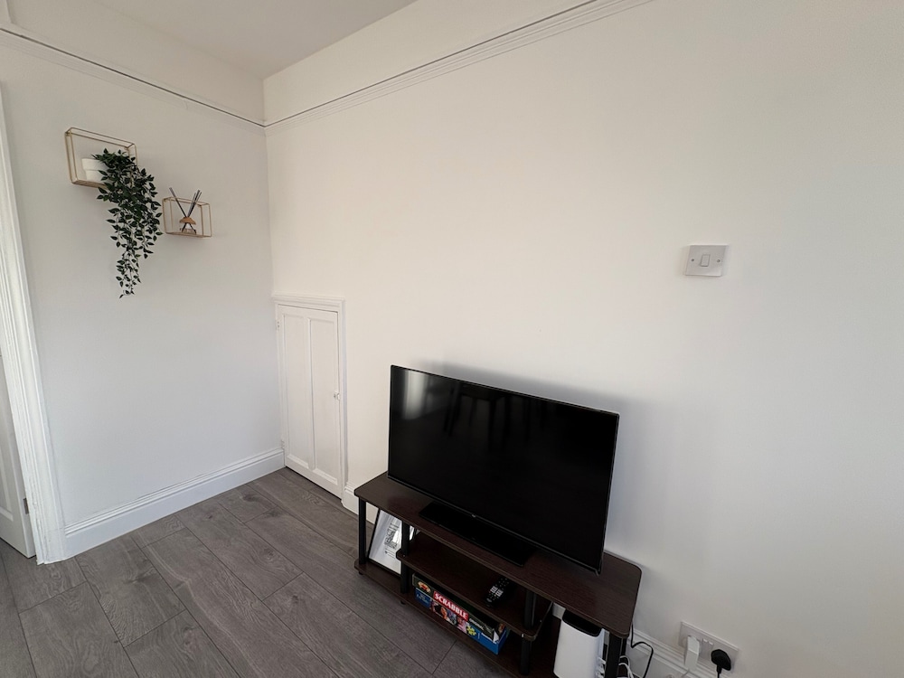 Central Chelmsford 2-bed Apt, 5 Mins to Station