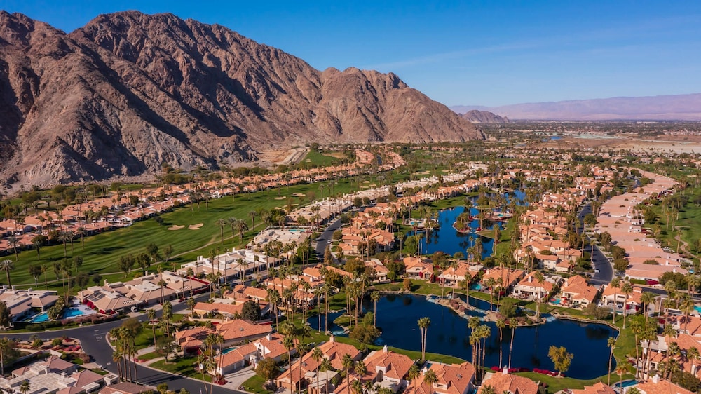 Casa Del Rio Luxe 3BR w Pool Spa Lake Views