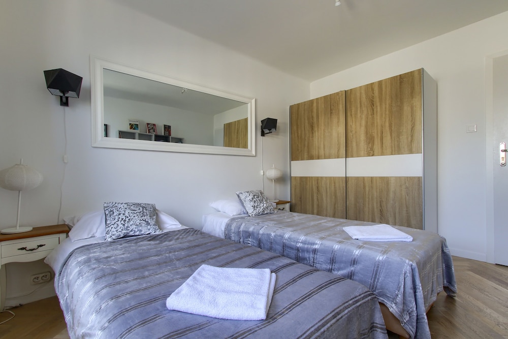UNIT Warszawa Centrum Room by Metro Rondo ONZ