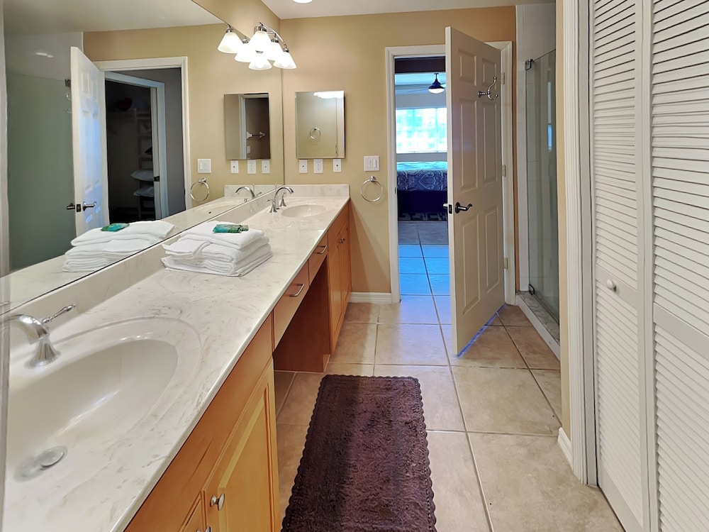 Bella Lago 423 by Distinctive Beach Rentals