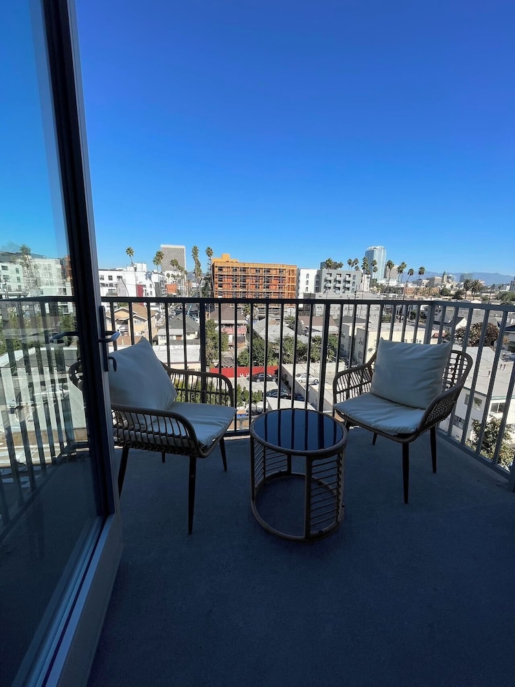 Elegant Retreat in the Heart of LA