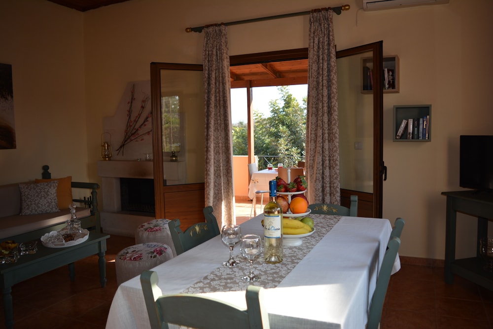 Elianthos Villa