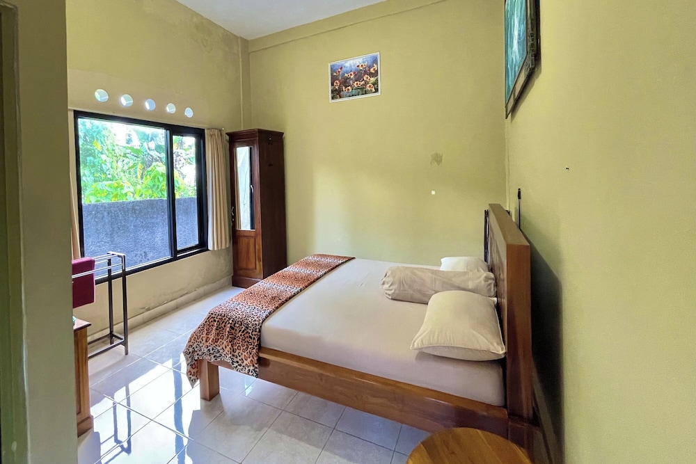 Mongan Homestay Beside The Belulang Hot Spring