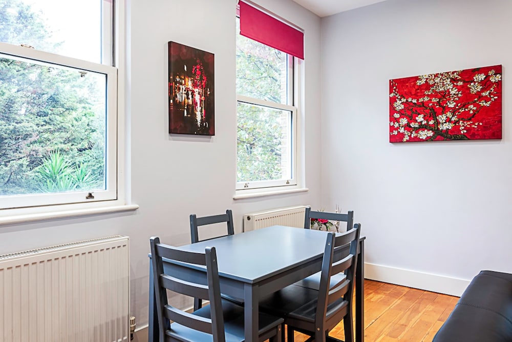 Modern Clapham Apartment