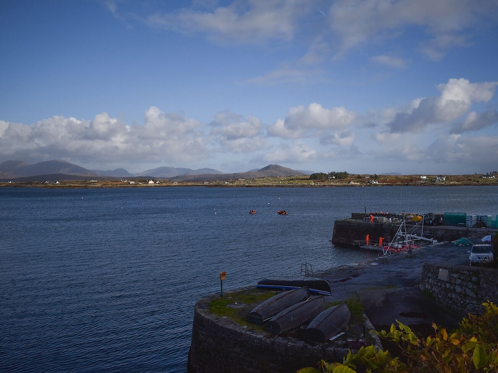 Bridies Holiday Cottage Roundstone