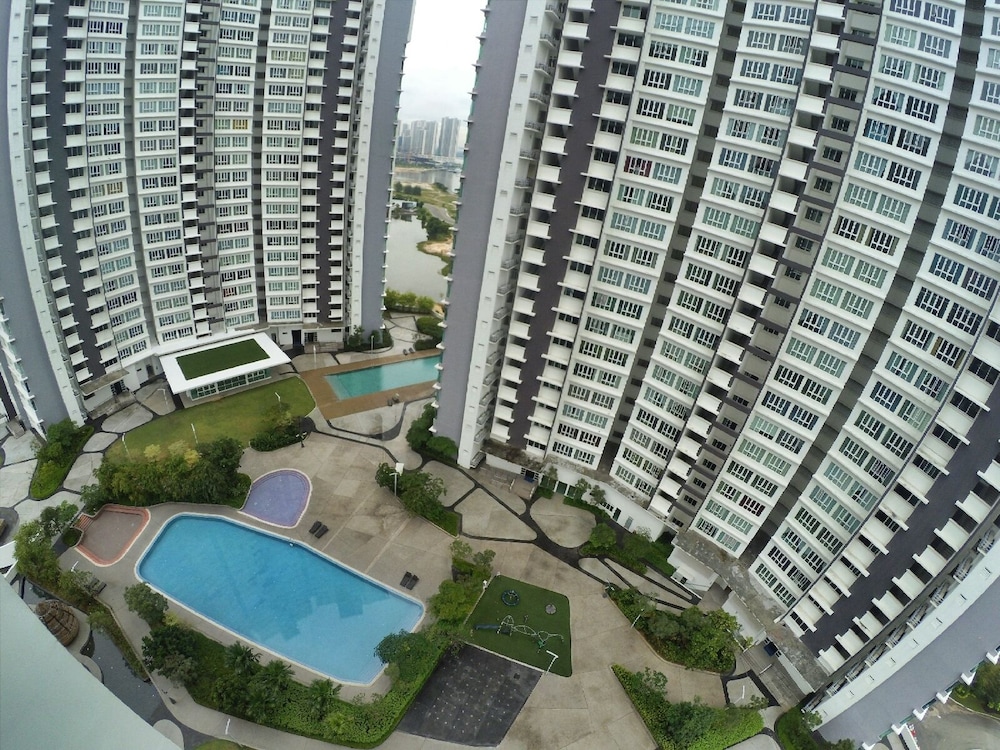 City Living with Panoramic Sea Views at Danga Bay