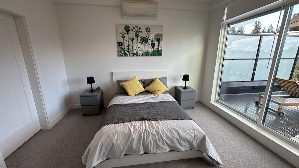 Vancouver Vacations - Ruby Red Cloud Homes Vancouver - Property Image 35