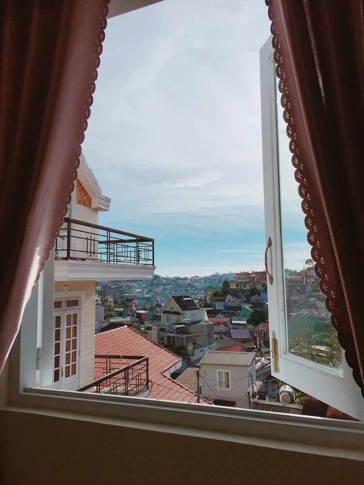 Big Home Dalat - Hostel view 5