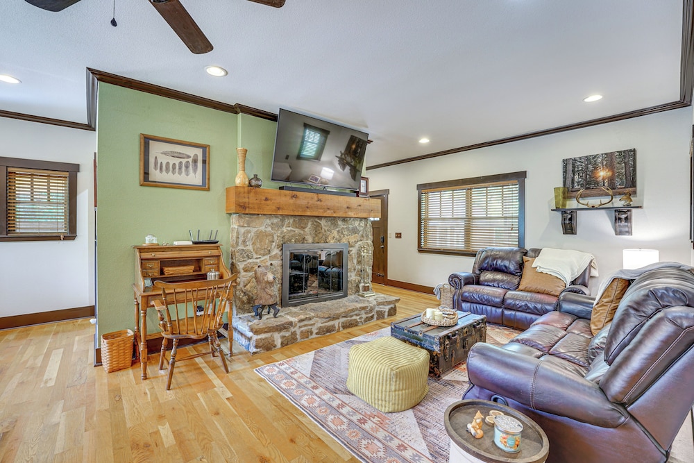 Hot Tub Soaks & Outdoor Fun: Fayetteville Cabin