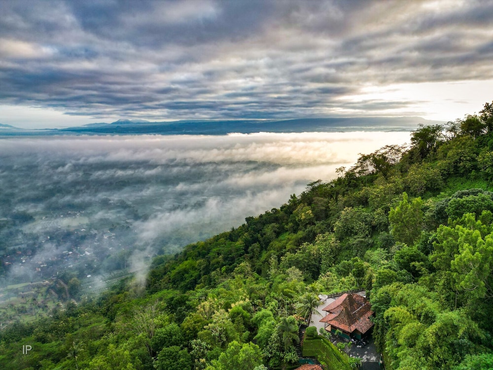 Villa Borobudur Resort