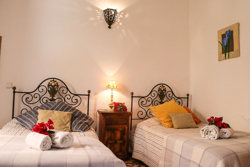 Idyllic Farm House With Huge Garden for 14pax