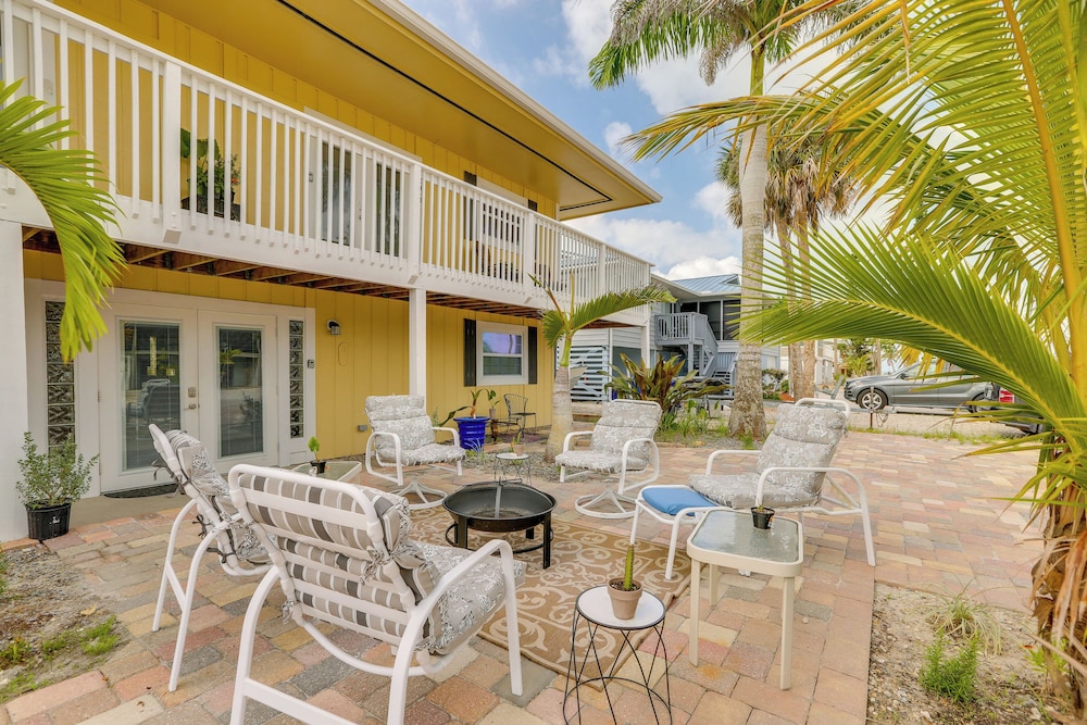 Steps to Shore: Sunny Fort Myers Beach Escape!