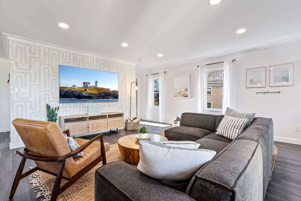 Game Room, Home Gym, 1 Mile to Beach