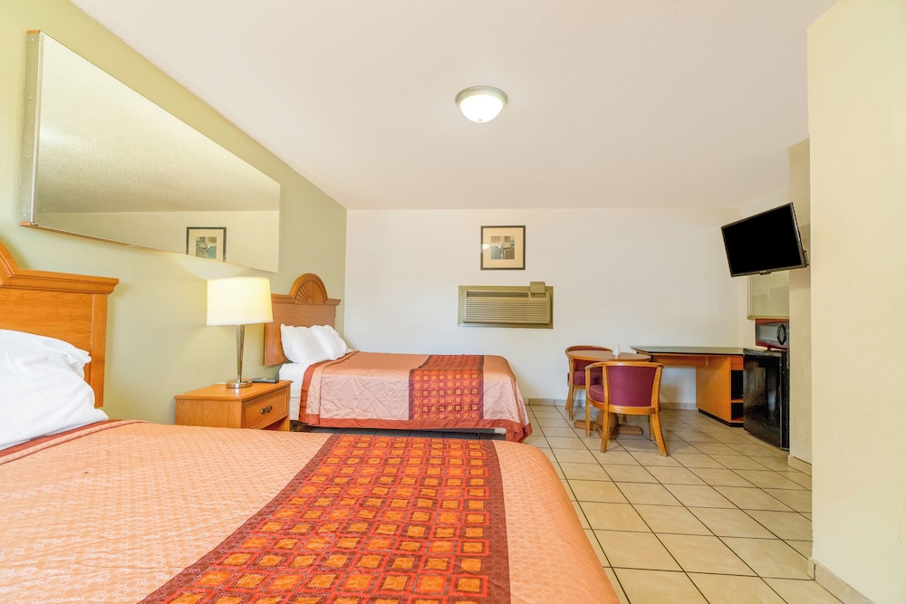 The Inn by El Dorado Lake