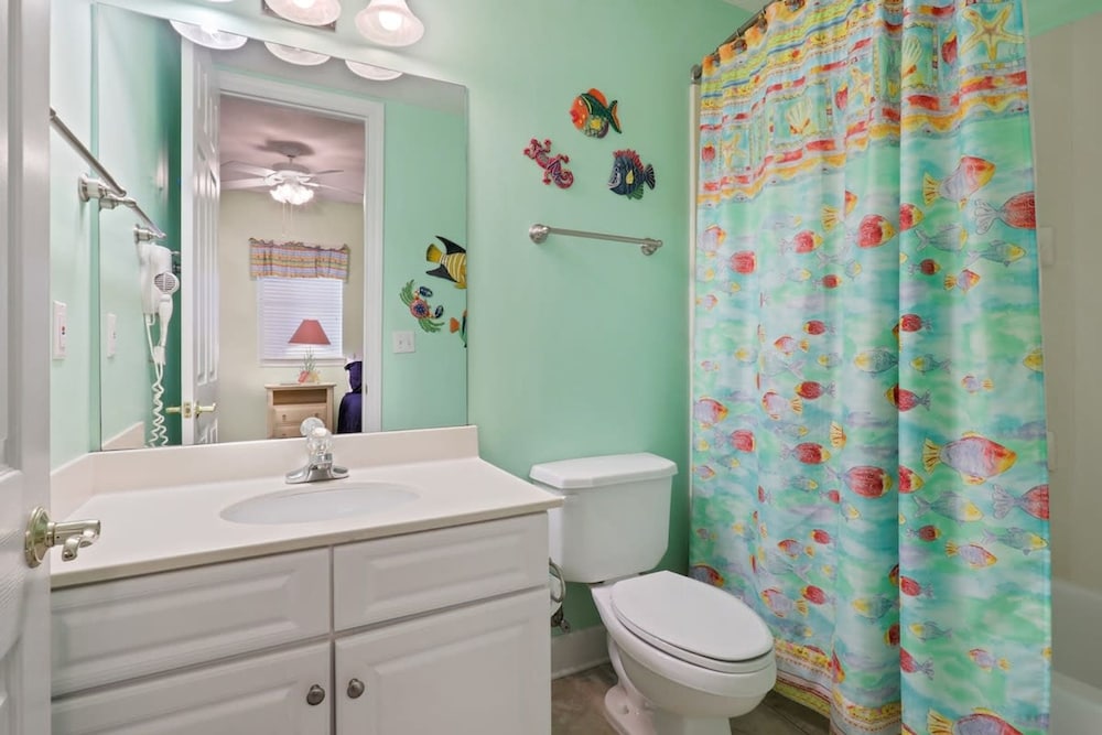 Regency Isle 711 2 BR 2 5 BA Sleep 8 Gulf-front