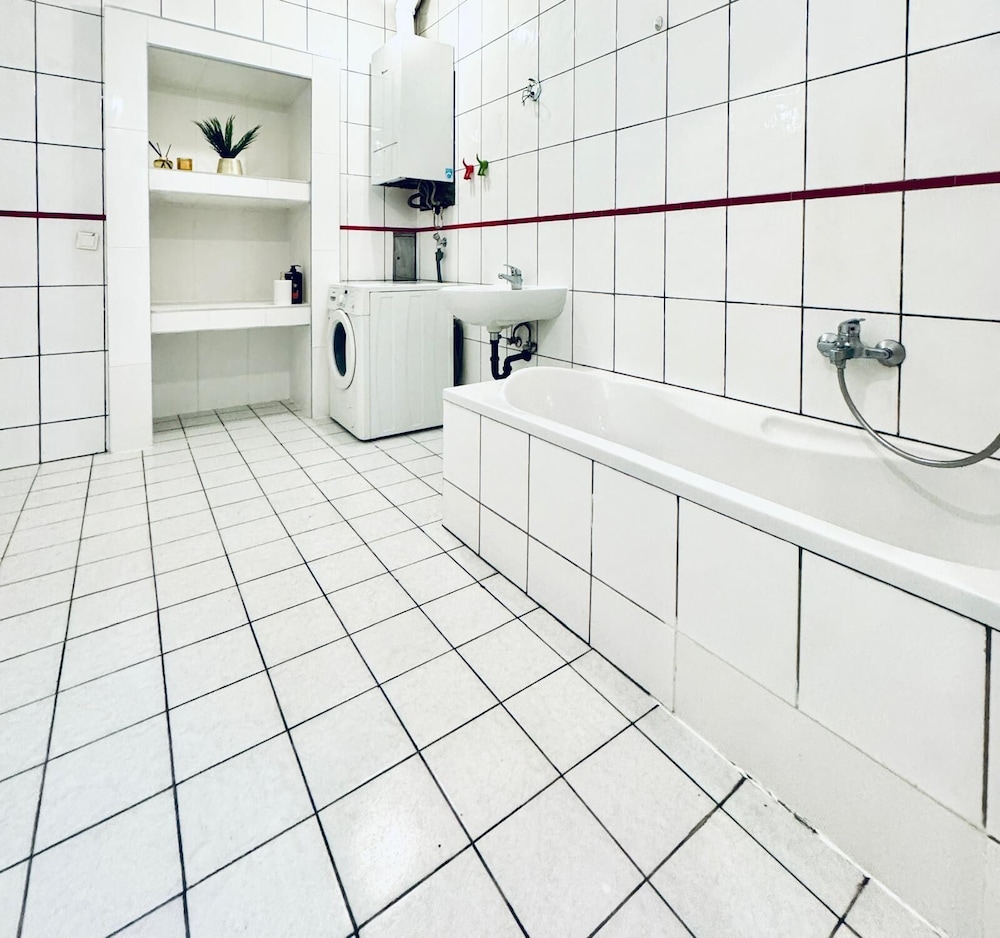 Stylish 5BR 7min to Westbahnhof