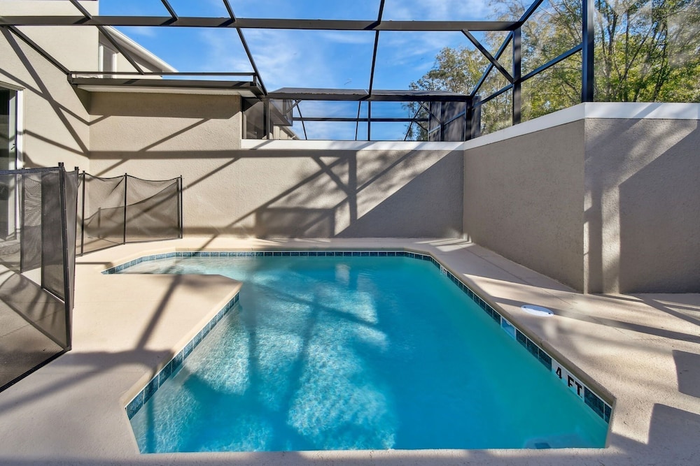 Storey Lake - Private Pool- King Bed - 4BD/3BA