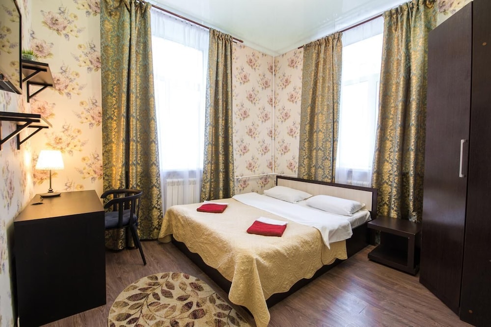Mini hotel Artist on Baumanskaya - Hostel