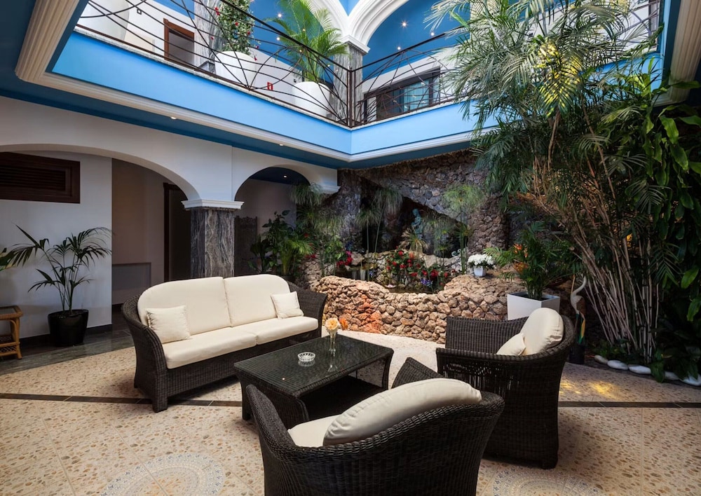 Unique Villa With Outdoor hot tub