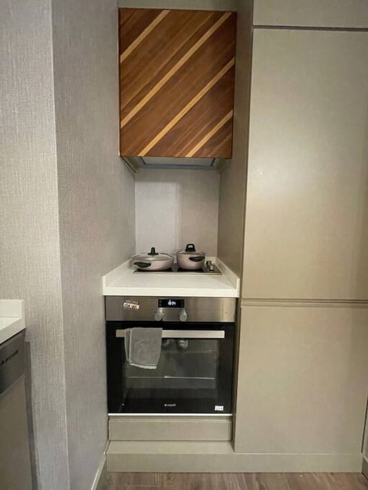Brand-new 2 1 Apartment-near Mall of Istanbul