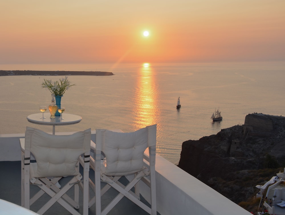 Santorini Paradise