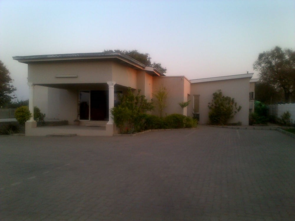 Comfort Palace Guesthouse Kasane