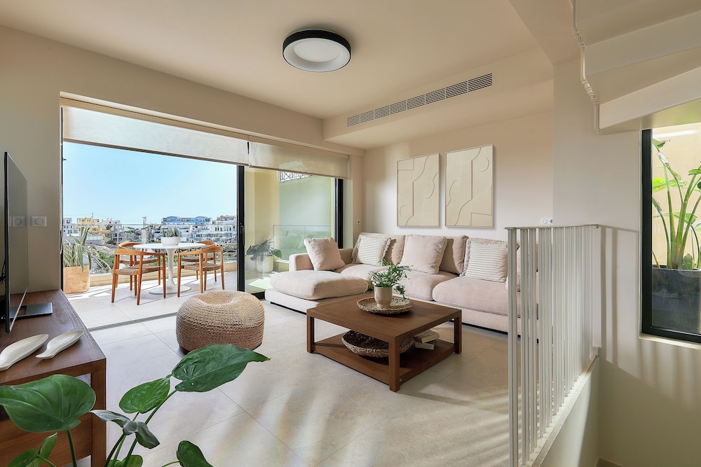 The Nook -luxury Living at the Edge of Tranquility