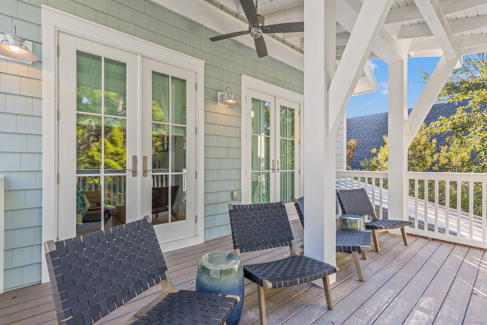 Sea Dlight: 3BR Beach Home Sleeps 10 With 4 Bikes in Watersound West